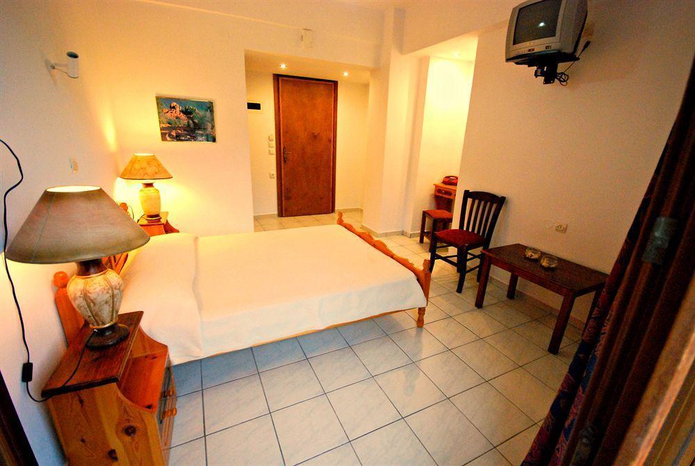 Hotel Agnadi - Horefto エクステリア 写真